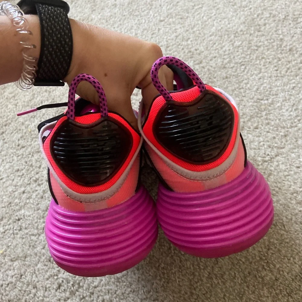 Nike‎ Air Max 2090 Womens Pink Iced Lilac Crimson Sneakers Mens 9.5 women Sz 11